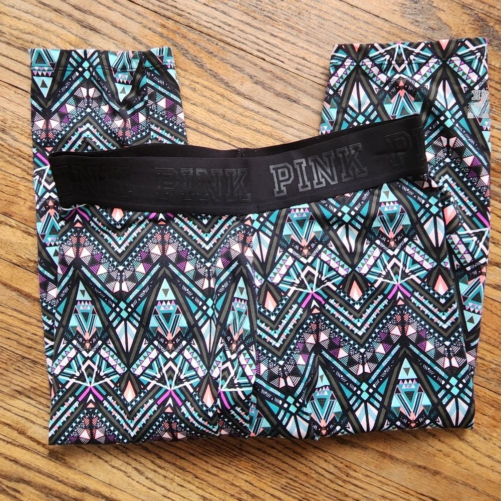 VS Pink Ultimate Capri Leggings Geometric Aztec Tribal Crop Pants Womens M